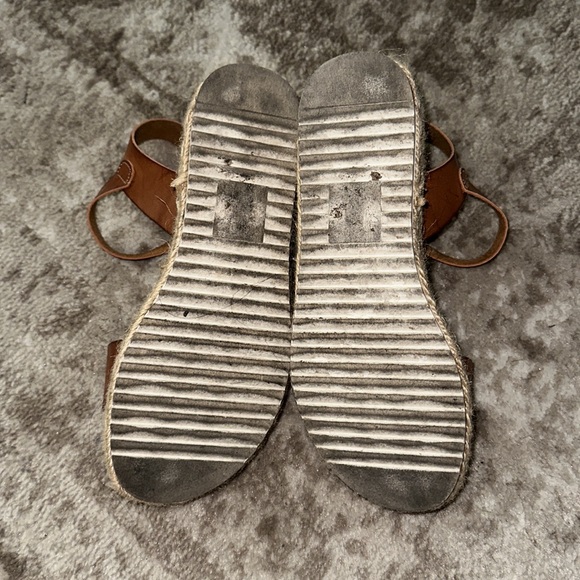 Sandals - Picture 3 of 4